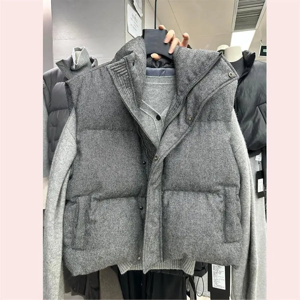 Unisex Steppweste Grau mit hohem Kragen und Taschen