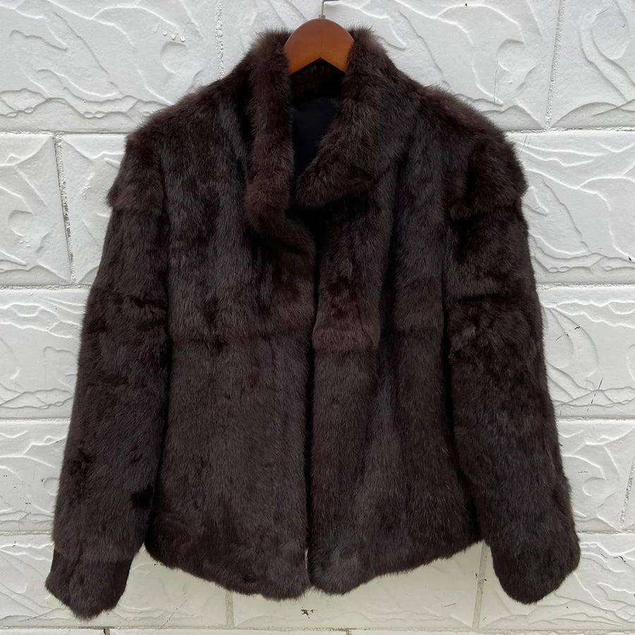 Damen Kurzmantel aus flauschigem Material mit Stehkragen