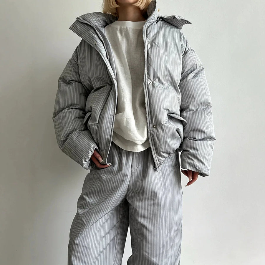 Damen Gestreifte Pufferjacke mit Reißverschluss und Stehkragen - Gesteppte Winterjacke Oversize