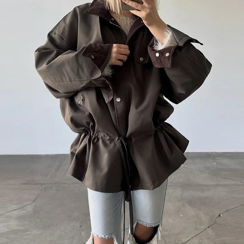 Damen Jacke mit Kordelzug in der Taille und Kontrastkragen - Freizeit Blouson