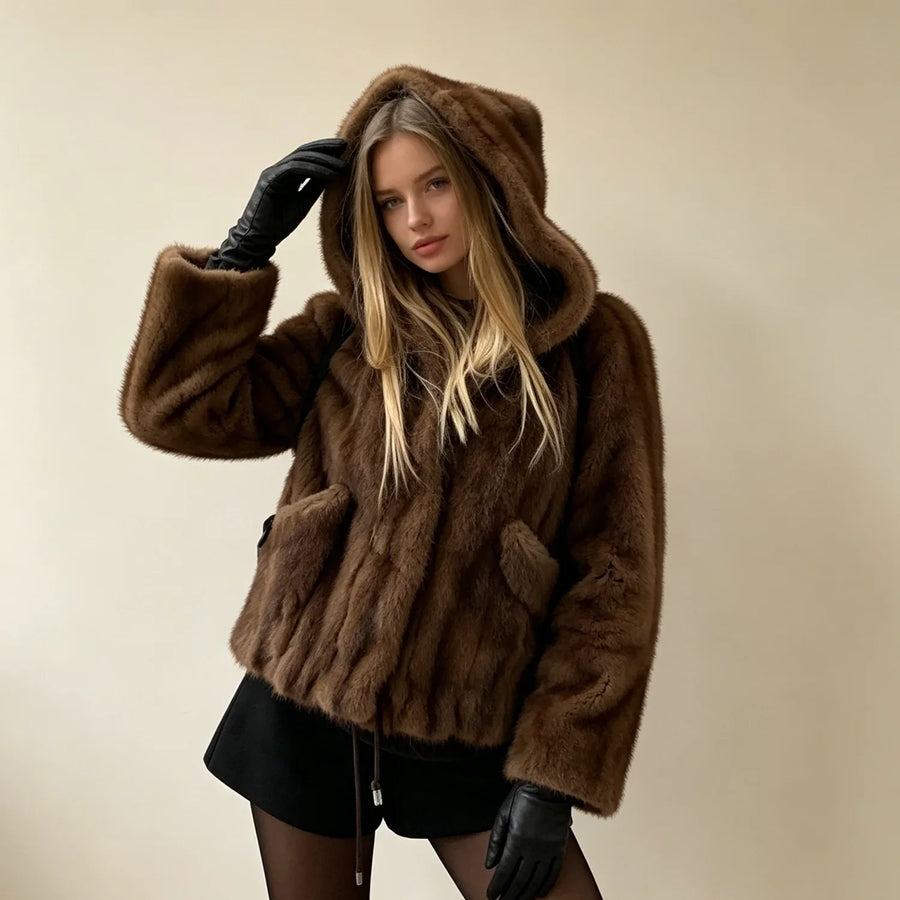 Kurze Damen Kunstpelz Jacke mit Kapuze – Dunkelbraun, weiches Material