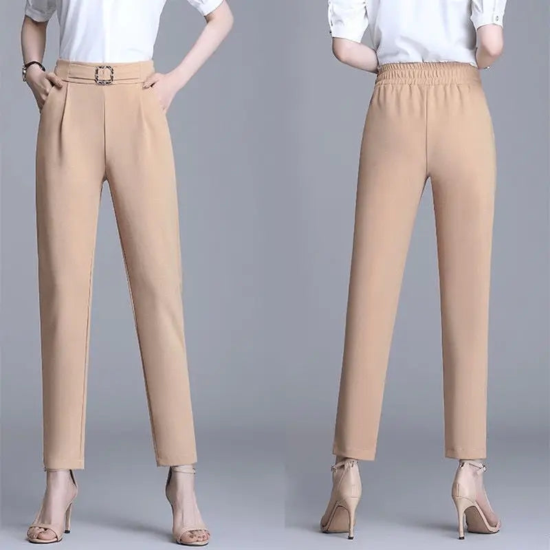 Dames pantalon met hoge taille en riemgesp, nauwsluitend gesneden