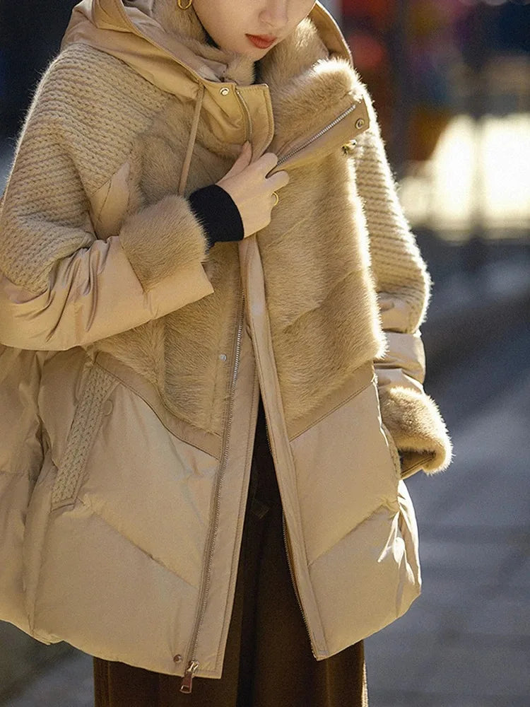 Damen Steppjacke mit Kapuze, Pelzbesatz und Strickärmeln