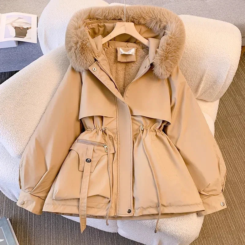 Damen Winterjacke mit Kapuze und Kunstfellbesatz, Tunnelzug in der Taille