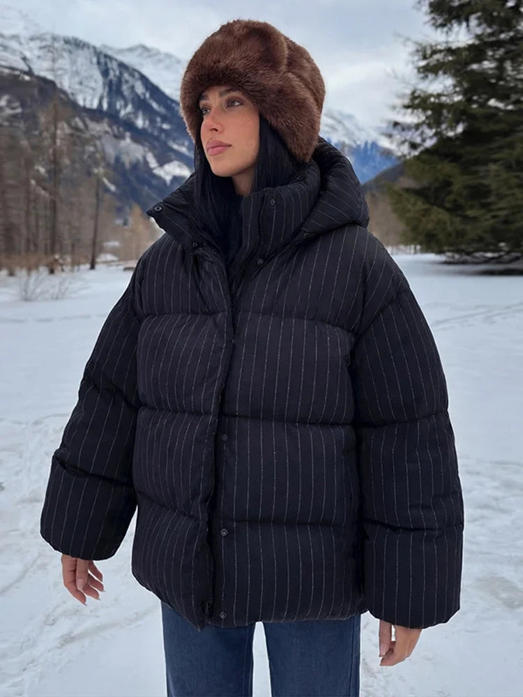 Damen Steppjacke mit Kapuze, Nadelstreifen, Schwarz