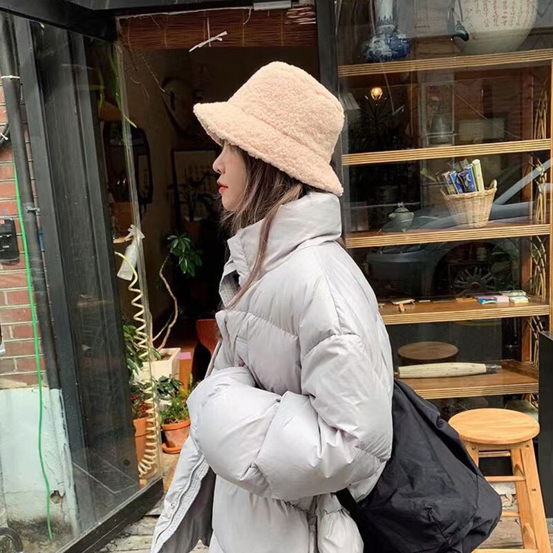 Teddy-Fleece Fischerhut Bouclé Winter Bucket Hat in Schwarz und Beige