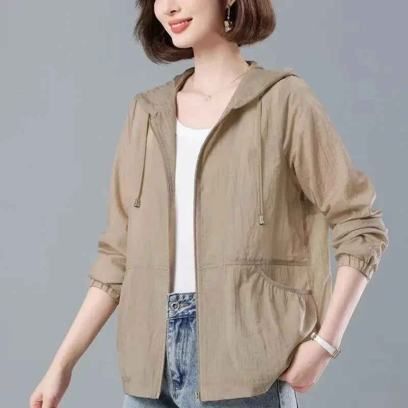 Damen Leichte Windjacke mit Kapuze – Frühling/Sommer – Kurz geschnitten