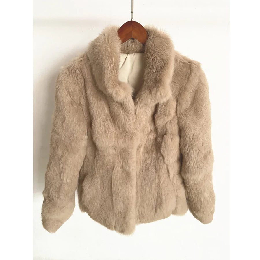 Damen Kurzmantel aus flauschigem Material mit Stehkragen