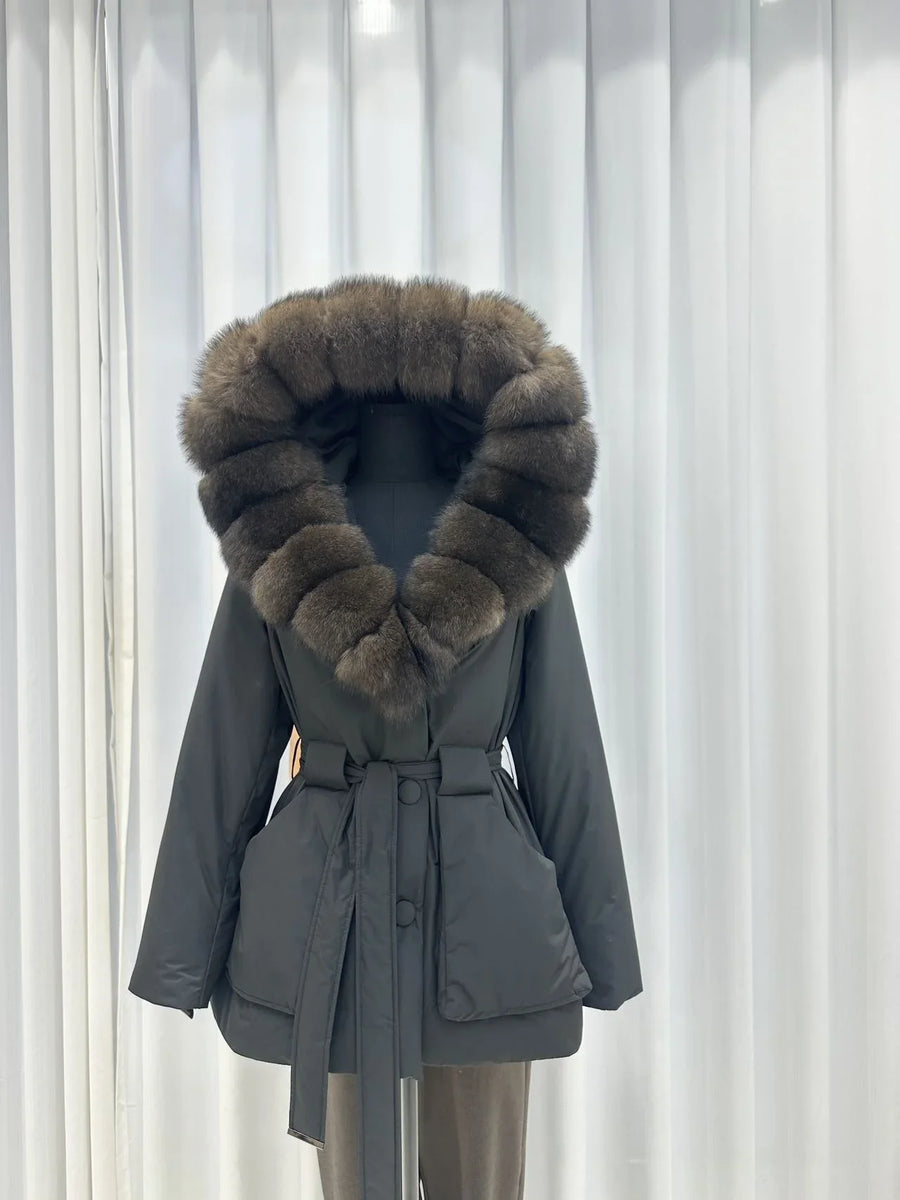 Damen Winterjacke kurz mit großer Pelzbesatz Kapuze und Gürtel
