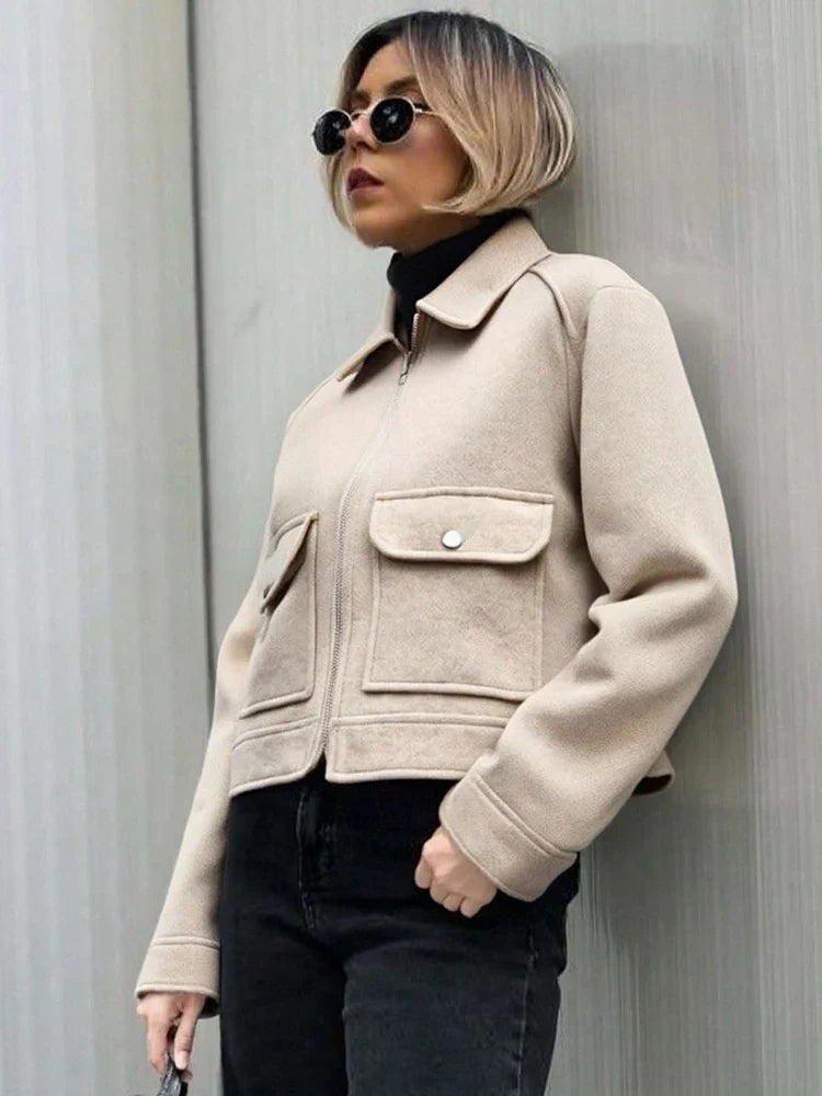 Damen Kurzjacke mit Reißverschluss und Pattentaschen