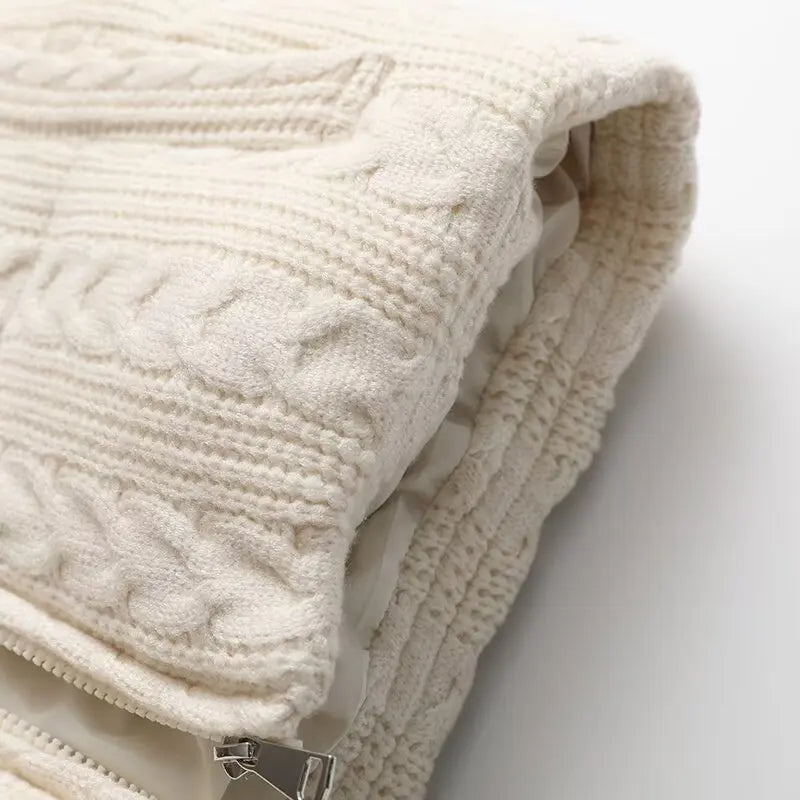 Gepolsterte Strickweste für Damen mit Zopfmuster und Stehkragen, Reißverschluss