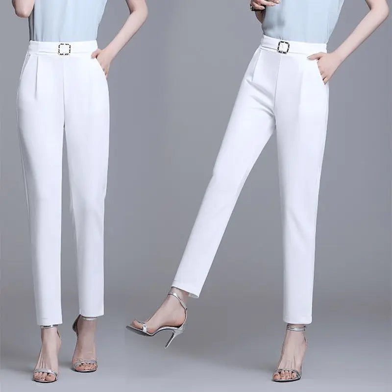 Dames pantalon met hoge taille en riemgesp, nauwsluitend gesneden