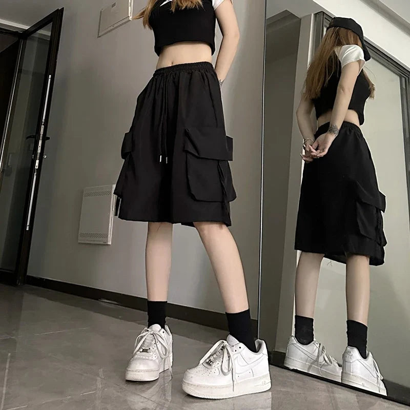 Damen Cargo Shorts mit weitem Bein und Kordelzug – Lange Bermudas mit Taschen