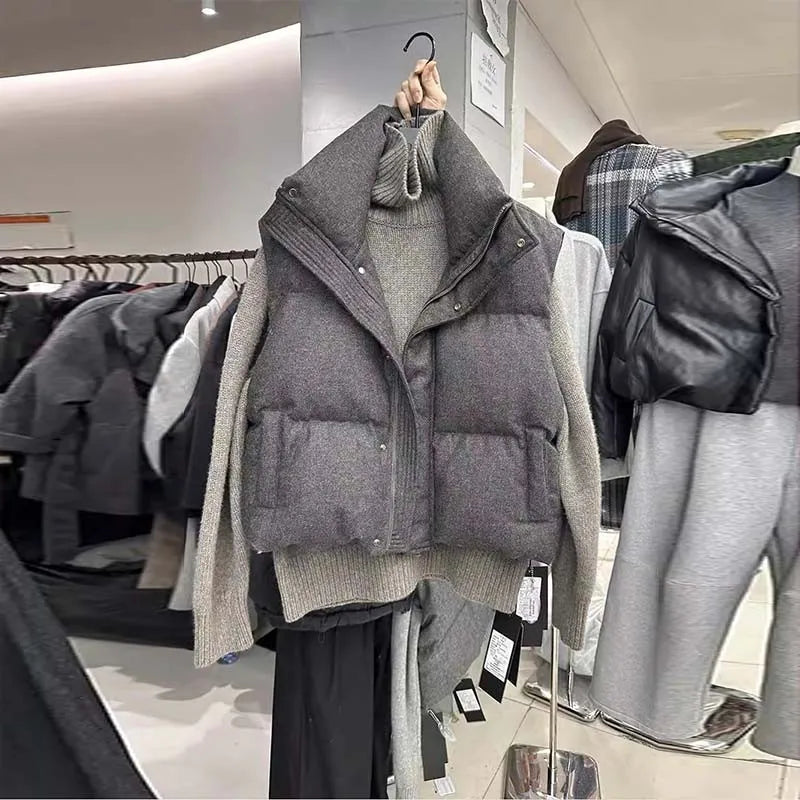 Unisex Steppweste Grau mit hohem Kragen und Taschen