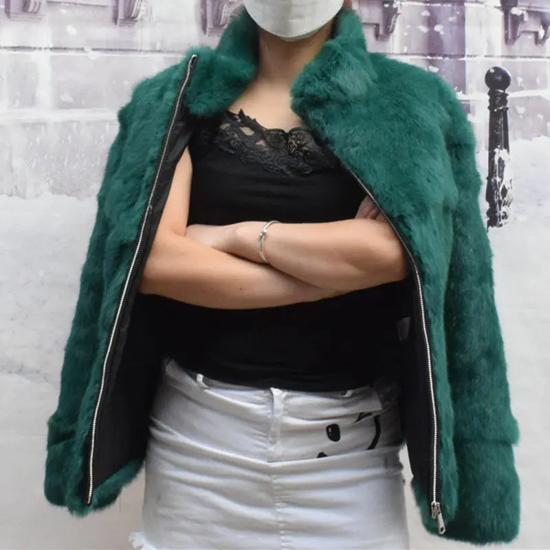Damen Kurzmantel aus flauschigem Material mit Stehkragen