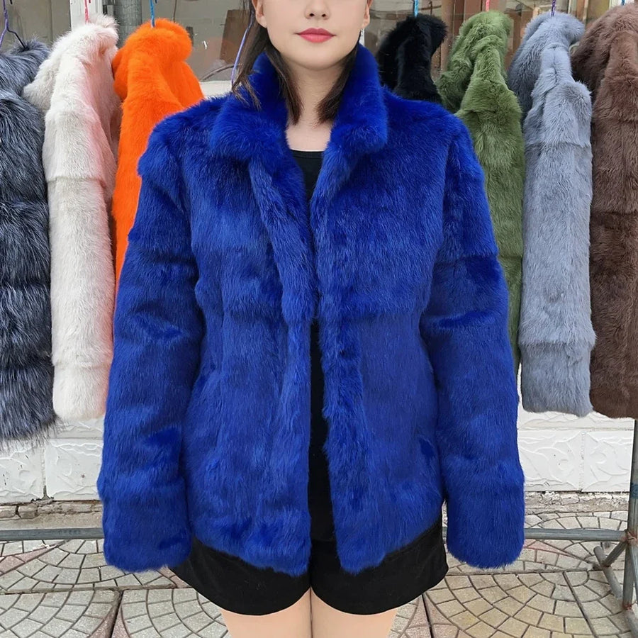 Damen Kurzmantel aus flauschigem Material mit Stehkragen