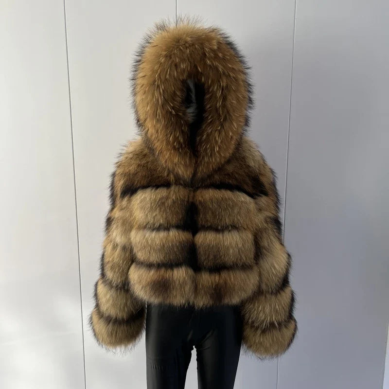 Kurze Damen Pelzjacke mit breitem Reverskragen in Braun- und Schwarztönen