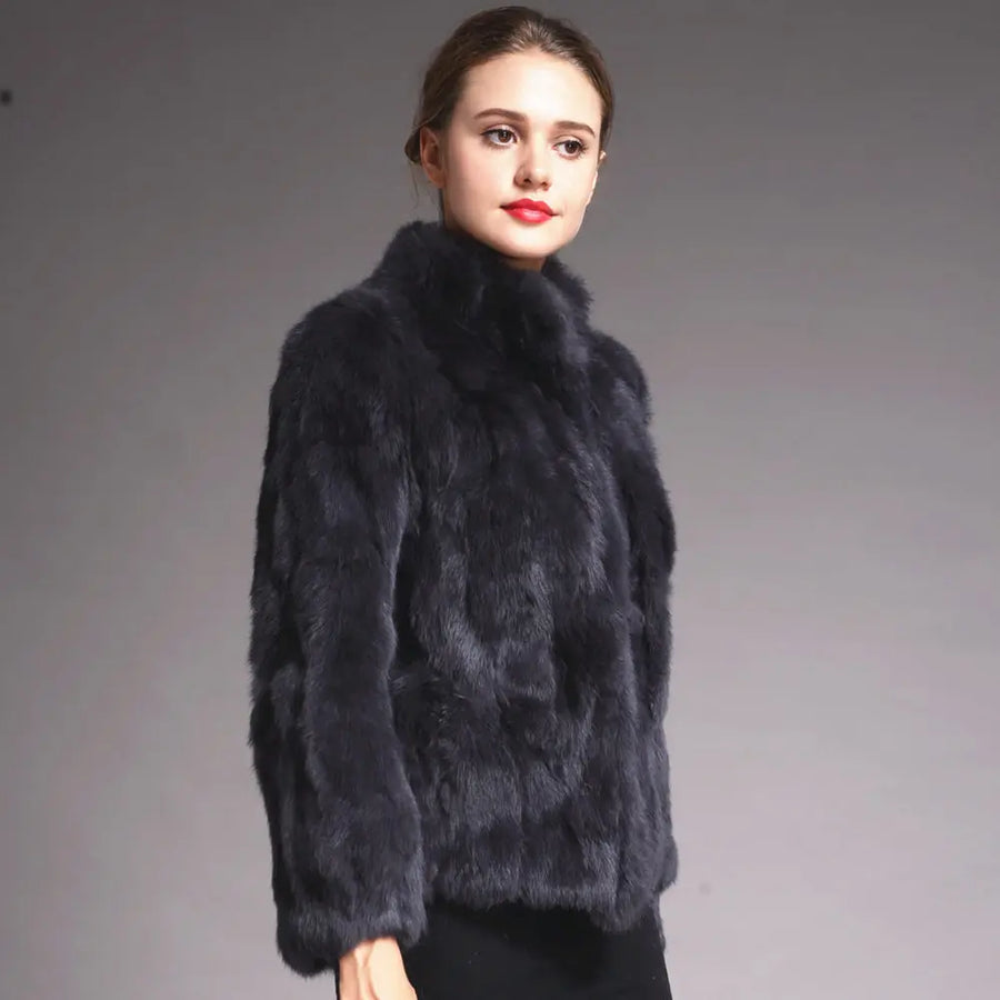 Damen Kurzmantel aus flauschigem Material mit Stehkragen