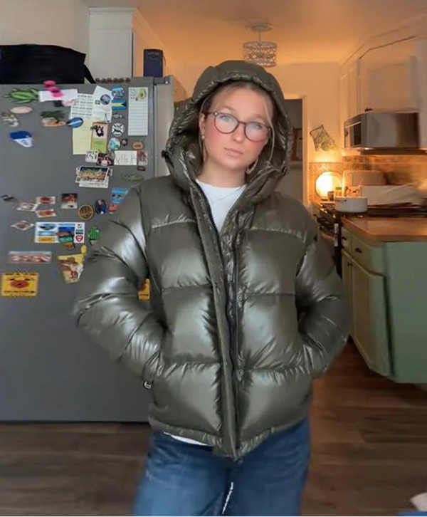Glanzend gewatteerd damesjack met capuchon, kaki