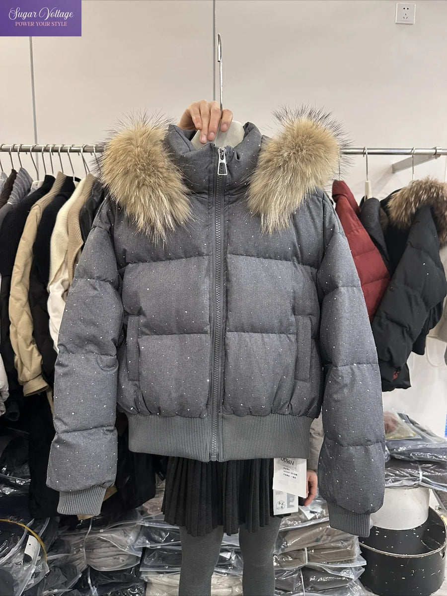 Kurze Damen Winter Daunenjacke mit Fellkapuze und Glitzer-Punkten
