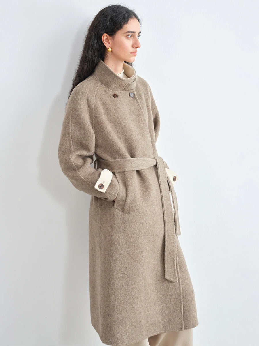Damen Langer Wollmantel Braun mit Bindegürtel und Stehkragen