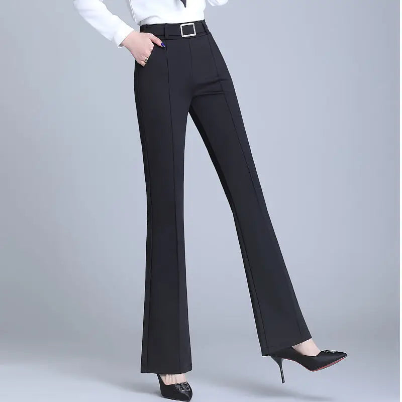 Damesbroek met wijde pijpen, hoge taille en riemgesp, elegante zakelijke broek
