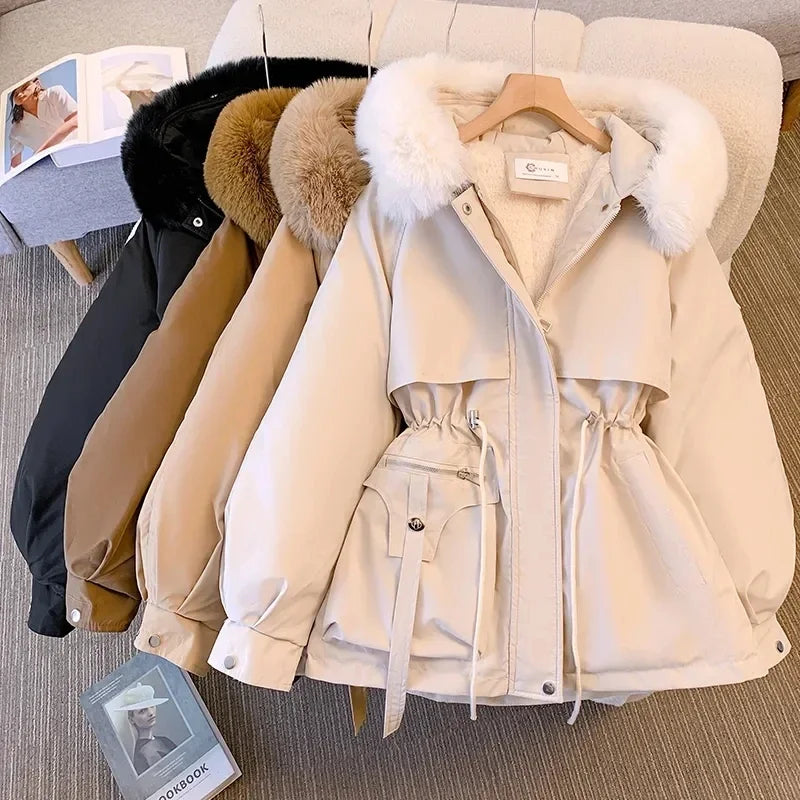 Damen Winterjacke mit Kapuze und Kunstfellbesatz, Tunnelzug in der Taille