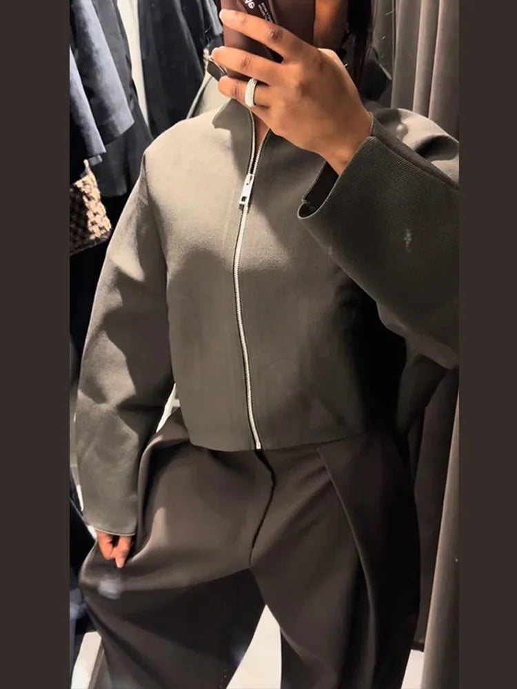 Kurze Jacke mit Stehkragen und Reißverschluss, Olivgrün