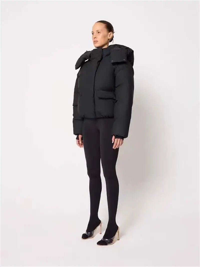 Kurze Steppjacke mit Kapuze für Damen