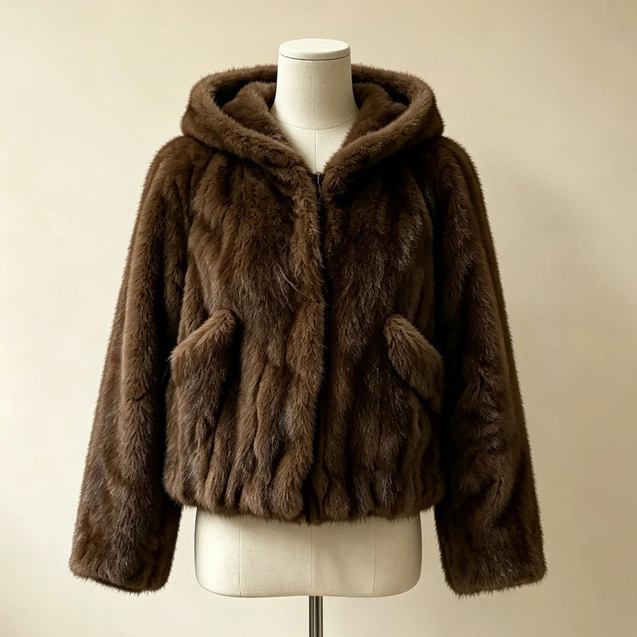 Kurze Damen Kunstpelz Jacke mit Kapuze – Dunkelbraun, weiches Material