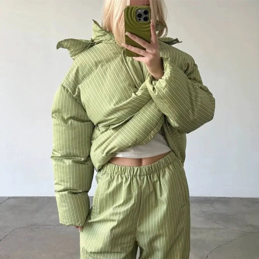 Damen Gestreifte Pufferjacke mit Reißverschluss und Stehkragen - Gesteppte Winterjacke Oversize