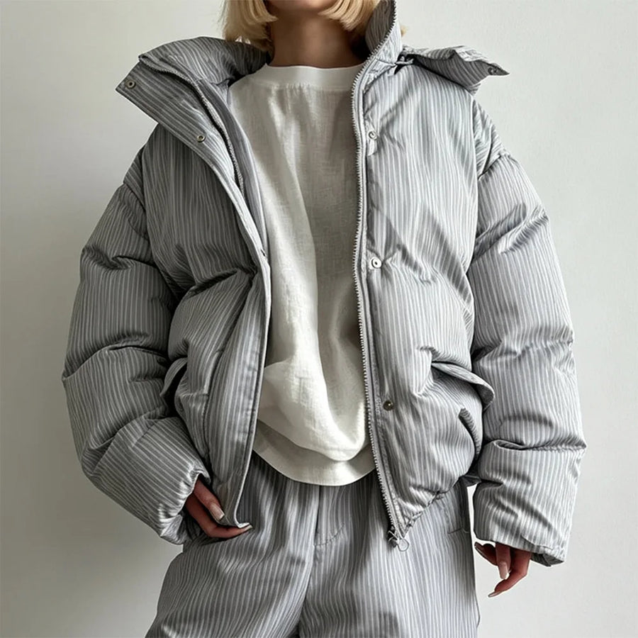 Damen Gestreifte Pufferjacke mit Reißverschluss und Stehkragen - Gesteppte Winterjacke Oversize
