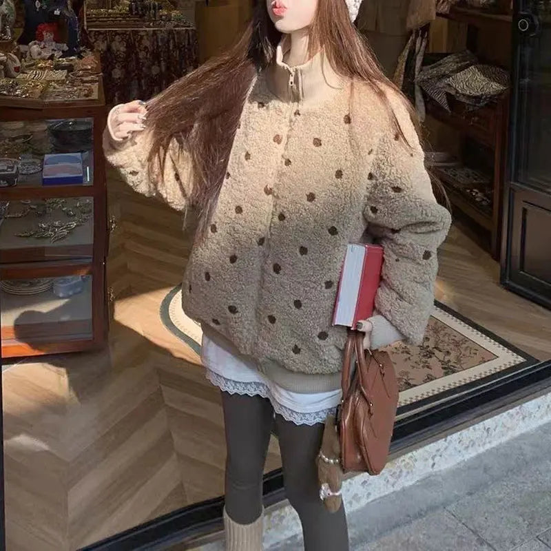 Damen Teddyfleece Jacke Beige mit Tupfenmuster Stehkragen Reißverschluss
