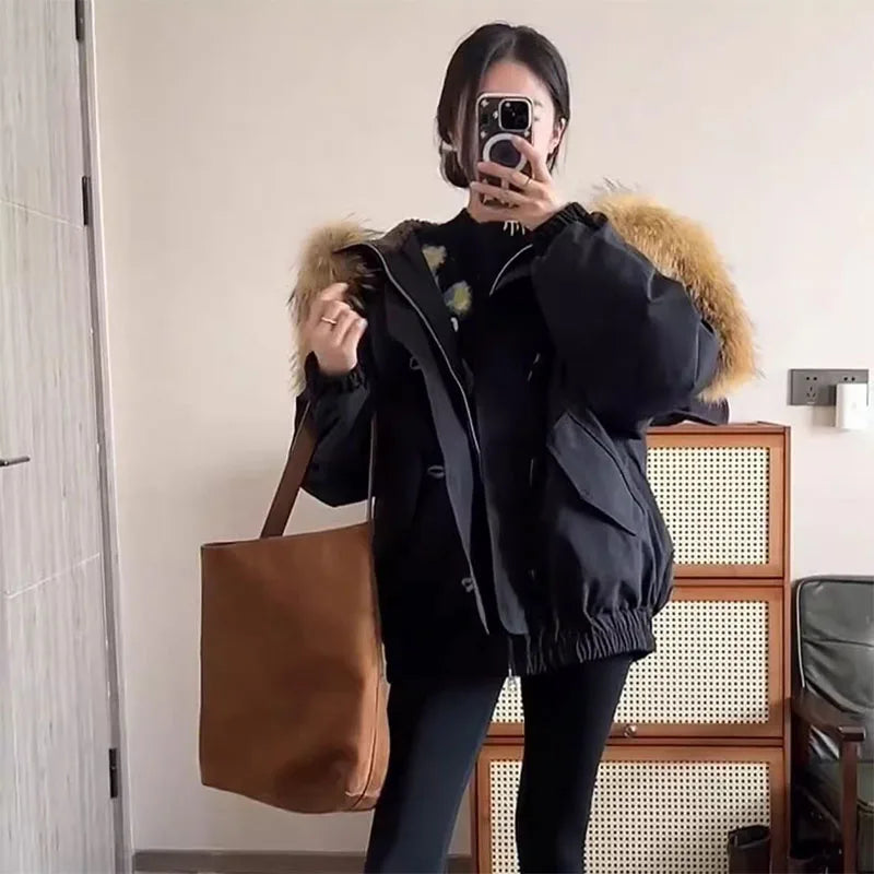 Damen Winterjacke Beige mit Kapuze und Kunstpelzbesatz, Knebelverschlüssen und Reißverschluss