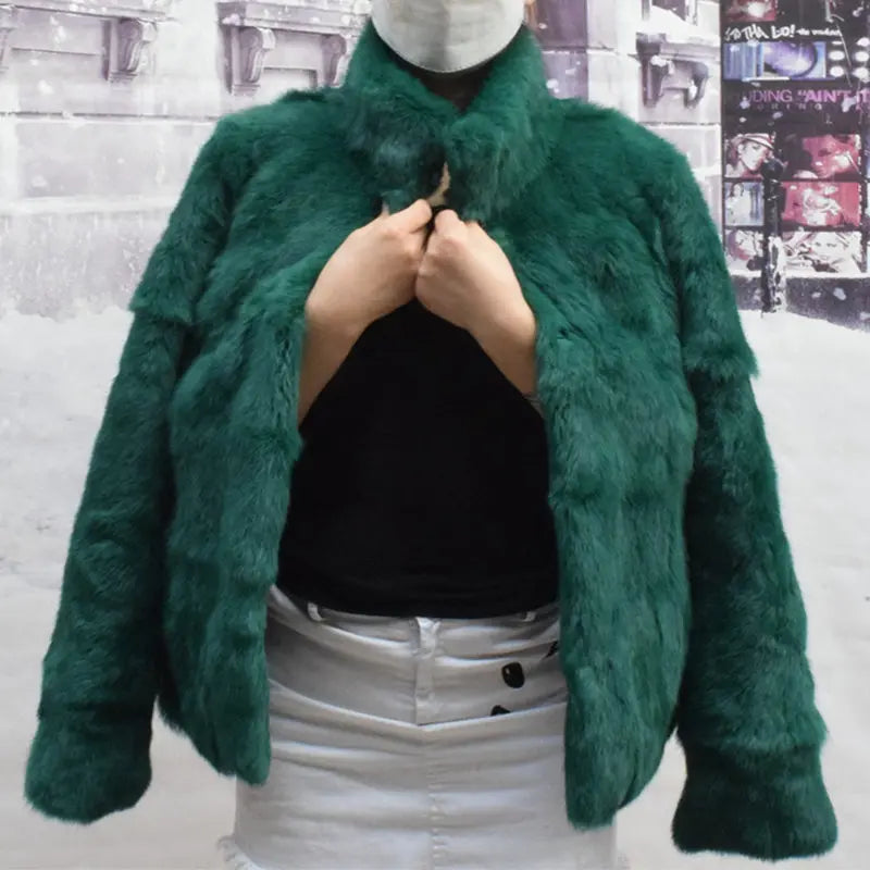 Damen Kurzmantel aus flauschigem Material mit Stehkragen