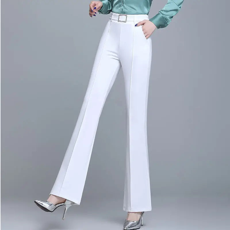 Damesbroek met wijde pijpen, hoge taille en riemgesp, elegante zakelijke broek