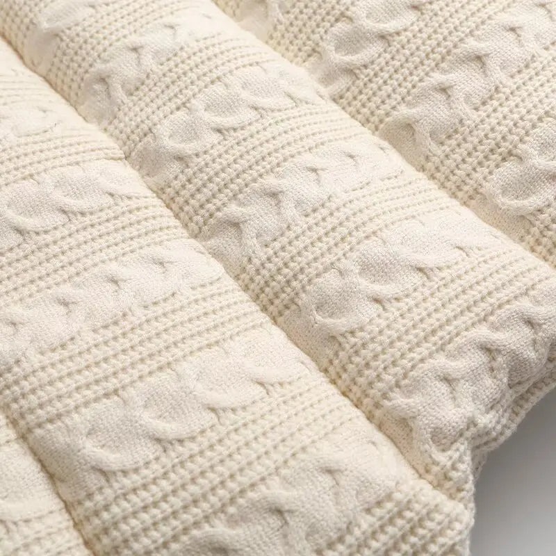 Gepolsterte Strickweste für Damen mit Zopfmuster und Stehkragen, Reißverschluss