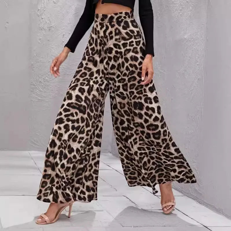 Damesbroek met wijde pijpen en luipaardprint, hoge taille