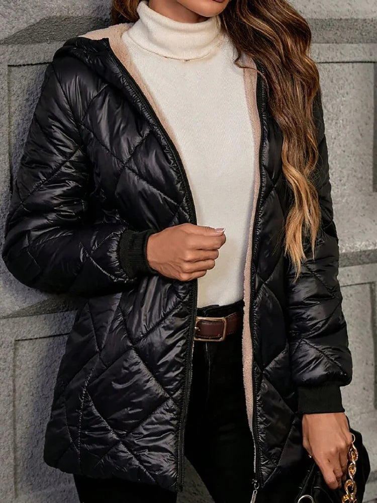 Steppjacke Damen Schwarz mit Kapuze und Teddyfutter