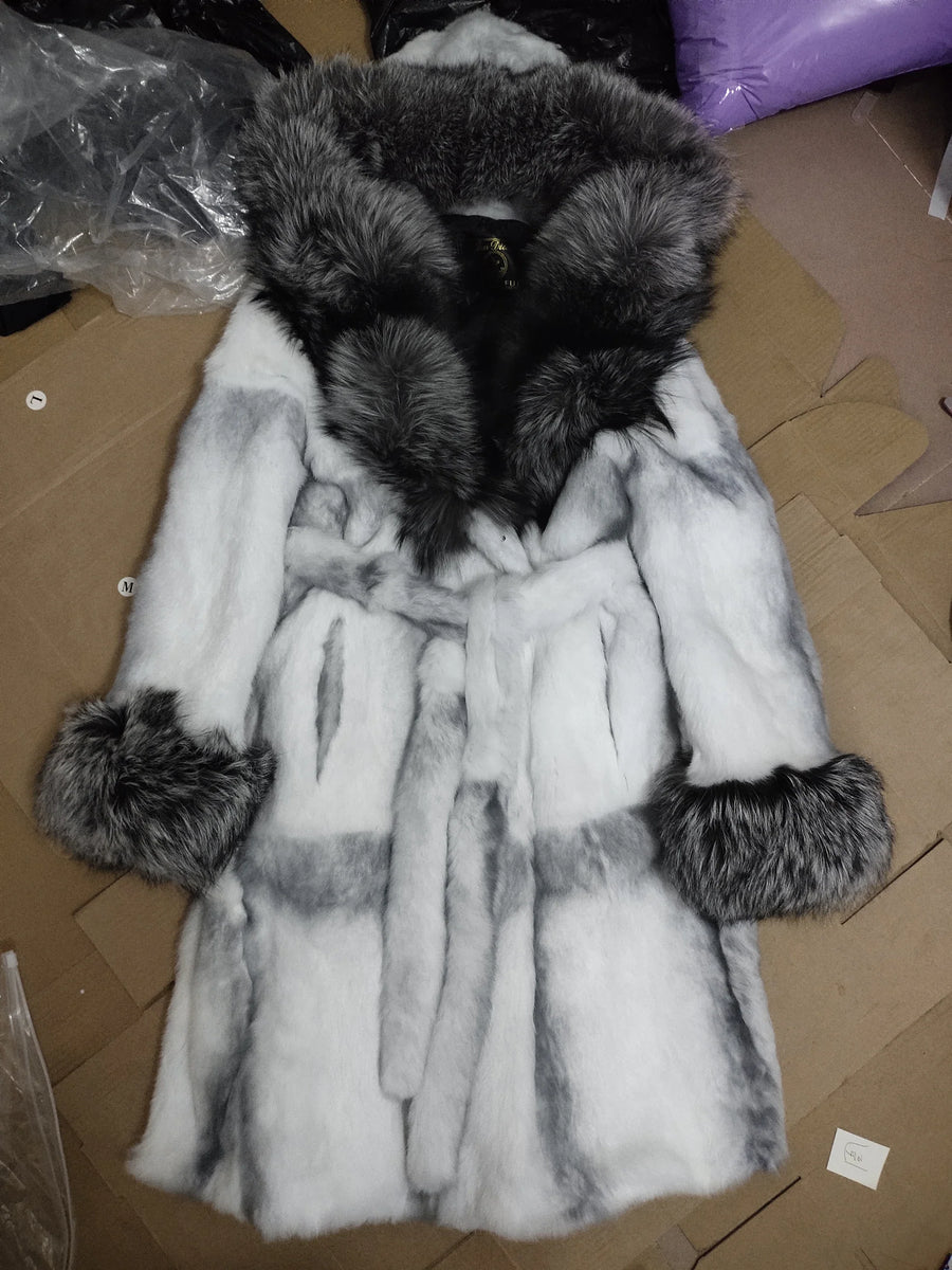 Damen Langer Mantel mit Kapuze, Pelzbesatz und Bindegürtel – Winter Parka