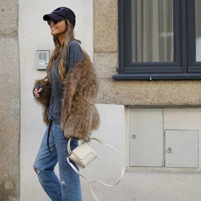 Damen Kurzjacke aus Kunstpelz mit langen Ärmeln Braun