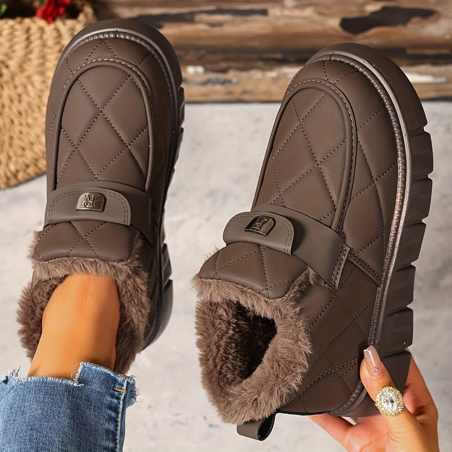 Damen Winter Stiefeletten Schwarz gesteppt mit Kunstfellfutter & dicker Sohle
