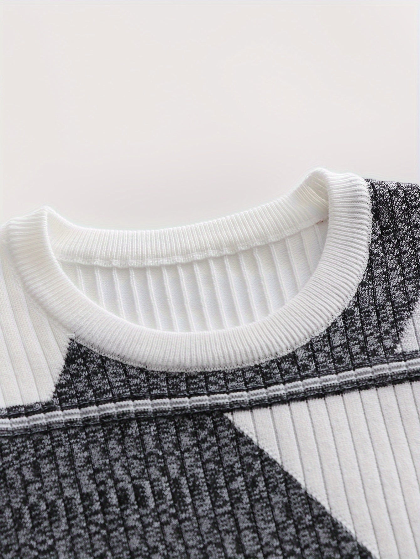 Herren Rippstrick Pullover Rundhals Langarm Modernes Design Weiß Schwarz