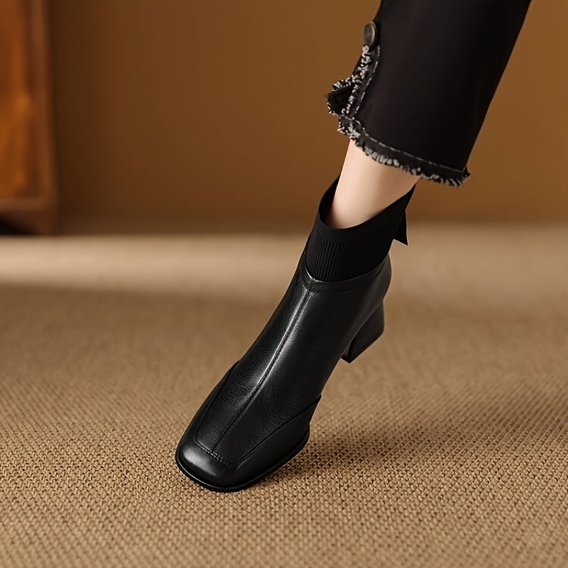 Damen Stiefelette mit eckiger Zehenpartie & geripptem Schaft, Blockabsatz