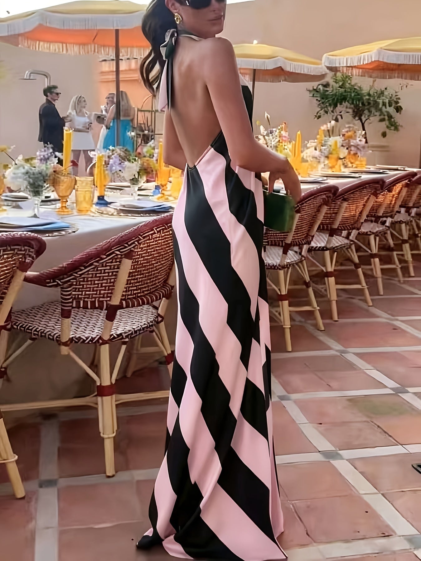 Damen Maxikleid mit Halterneck und Streifen – Elegantes Abend- und Partykleid