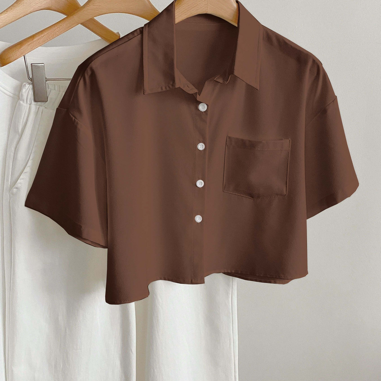 Damen Kurzarm Cropped Hemd im modernen Casual-Stil mit Knopfleiste