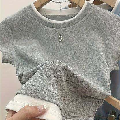Damen Modernes Kurzarm Shirt mit Layer-Look und Umhängetasche – Lässiges Streetstyle Top