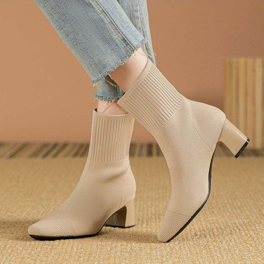 Gestrickte Chelsea Sock-Stiefeletten mit Blockabsatz & spitzer Zehenpartie