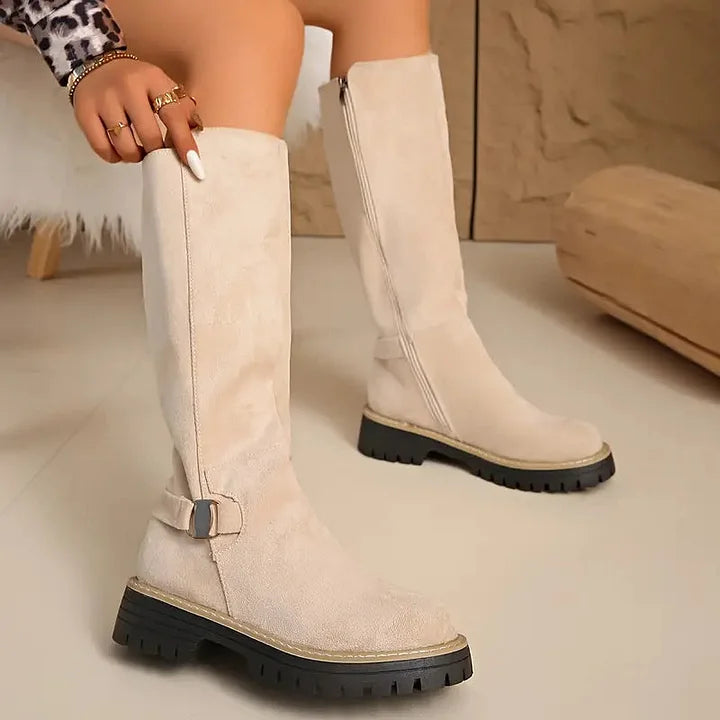 Stiefel für Damen in Wildlederoptik mit Schnalle und Profilsohle