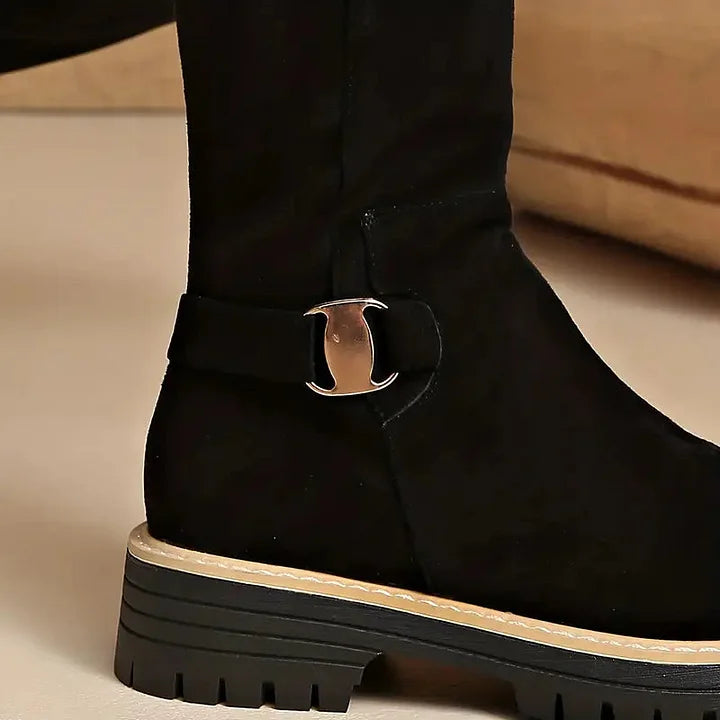 Stiefel für Damen in Wildlederoptik mit Schnalle und Profilsohle